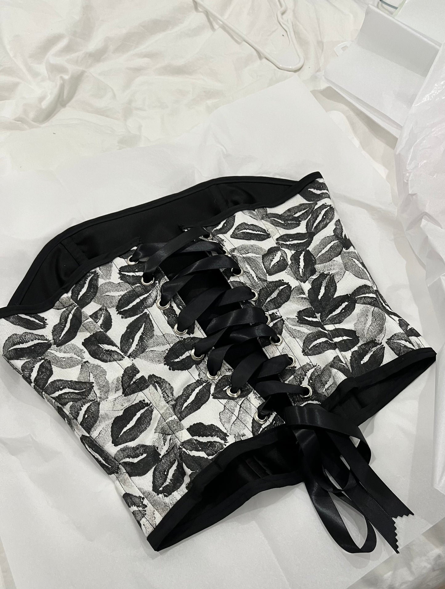 The Kiss Corset in Black